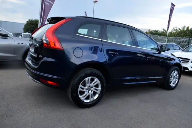 Volvo XC60 view 3