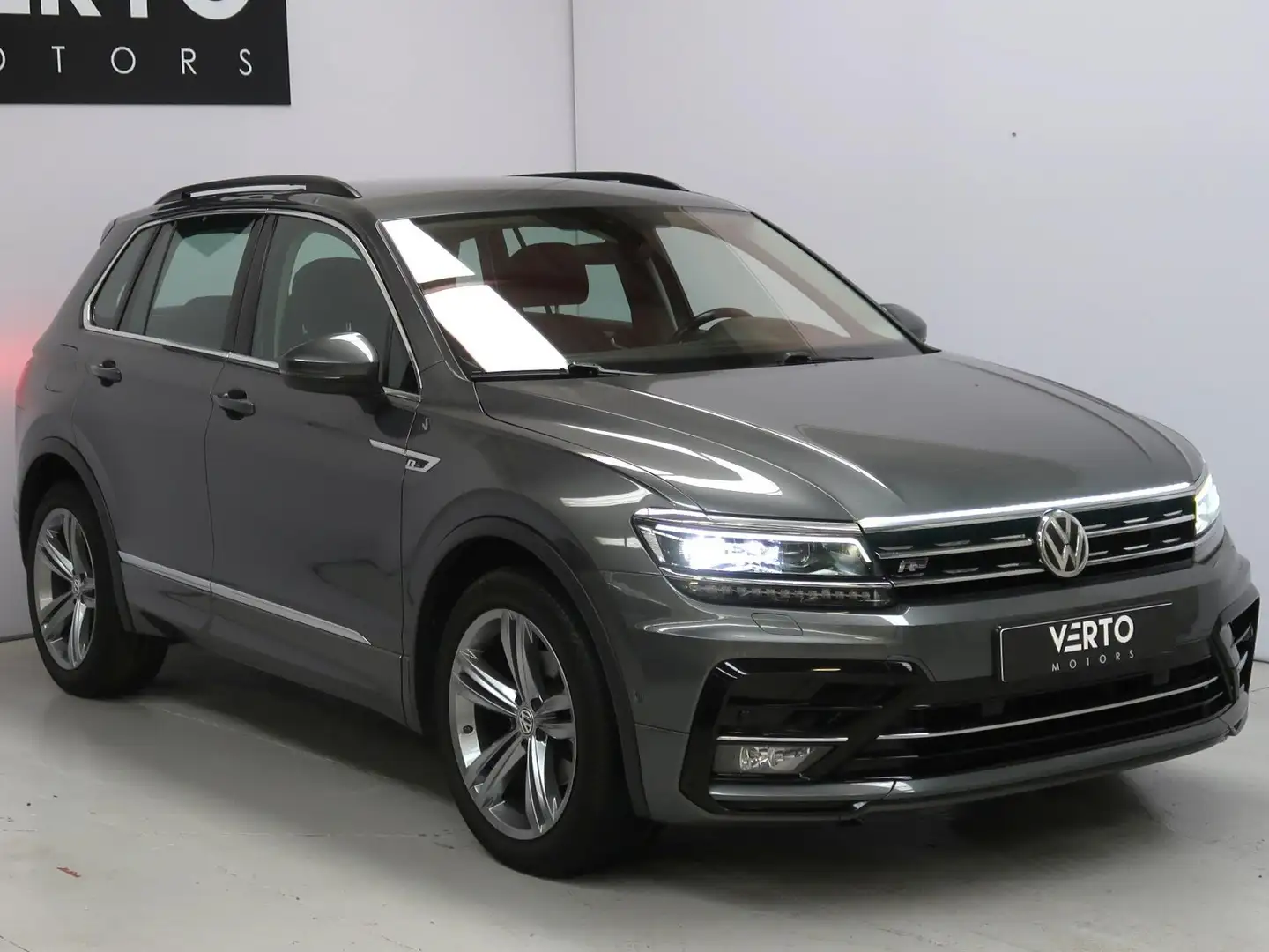 Volkswagen Tiguan Tiguan 1.5 TSI ACT OPF DSG R-Line Silber - 1