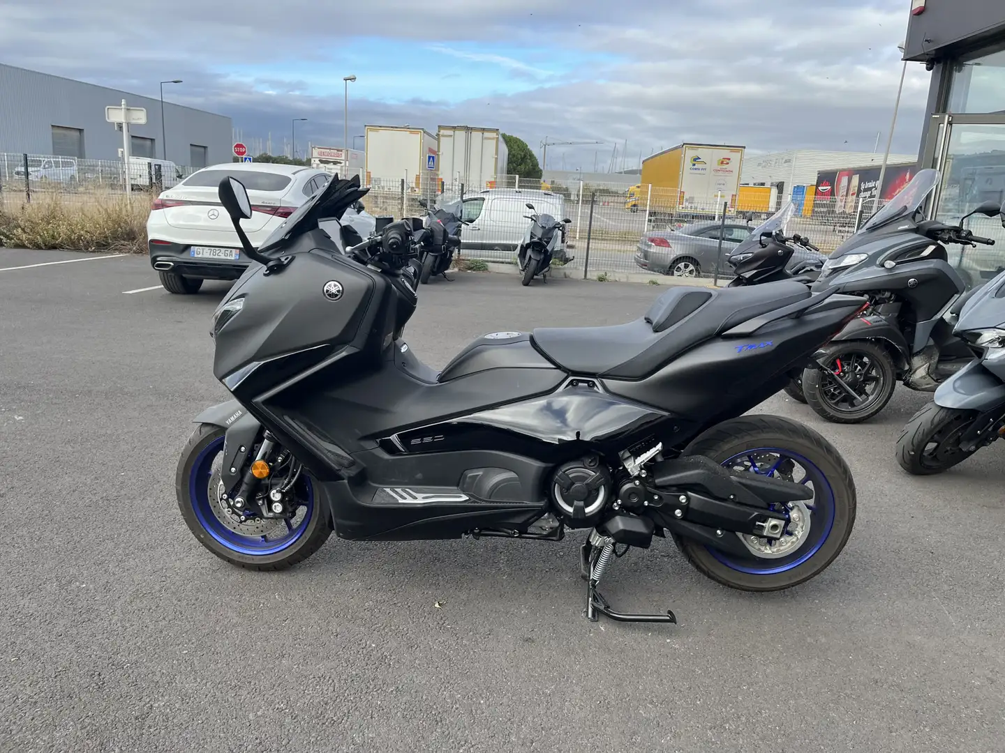 Yamaha TMAX 560 Schwarz - 1