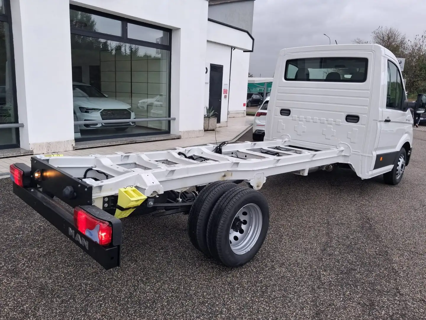 MAN TGE Autotelaio con cab. singola *PREZZO PIU' IVA* Bianco - 2