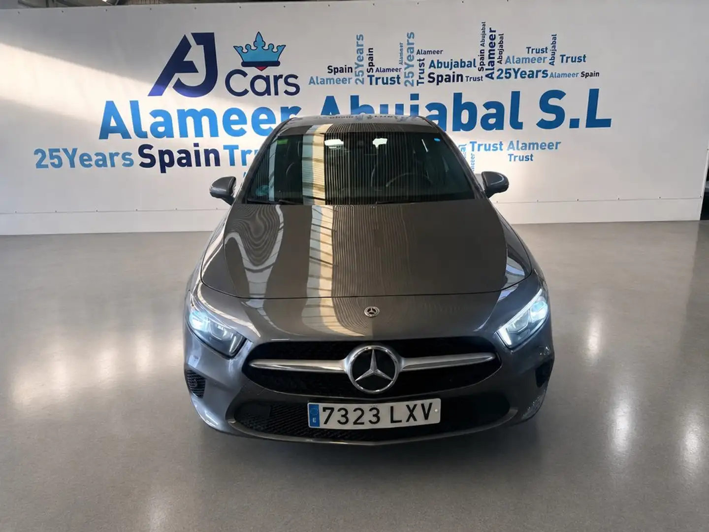 Mercedes-Benz A 180 d Gris - 2