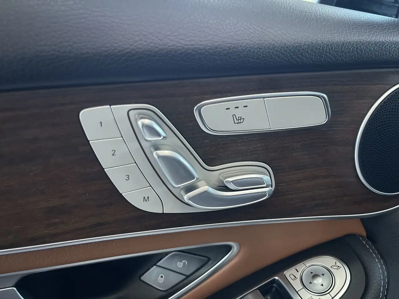 Mercedes-Benz GLC снимка Mercedes-Benz GLC