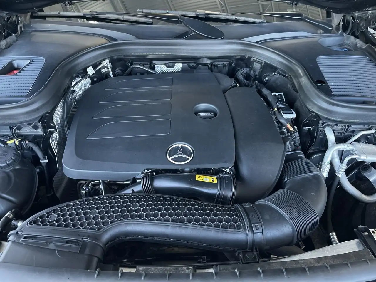 Mercedes-Benz GLC снимка Mercedes-Benz GLC