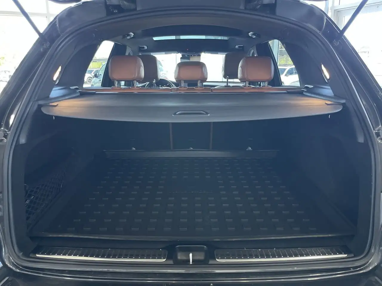 Mercedes-Benz GLC снимка Mercedes-Benz GLC