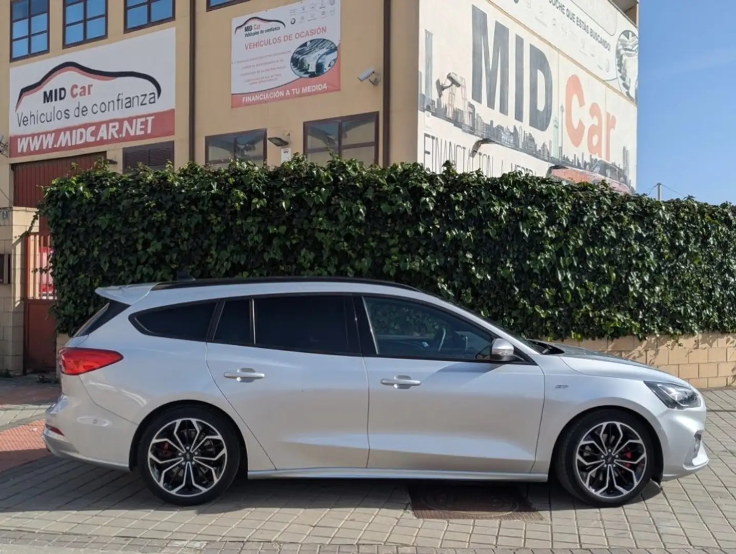 Ford Focus Sportbreak 1.5Ecoblue ST Line X Aut. Gris - 2