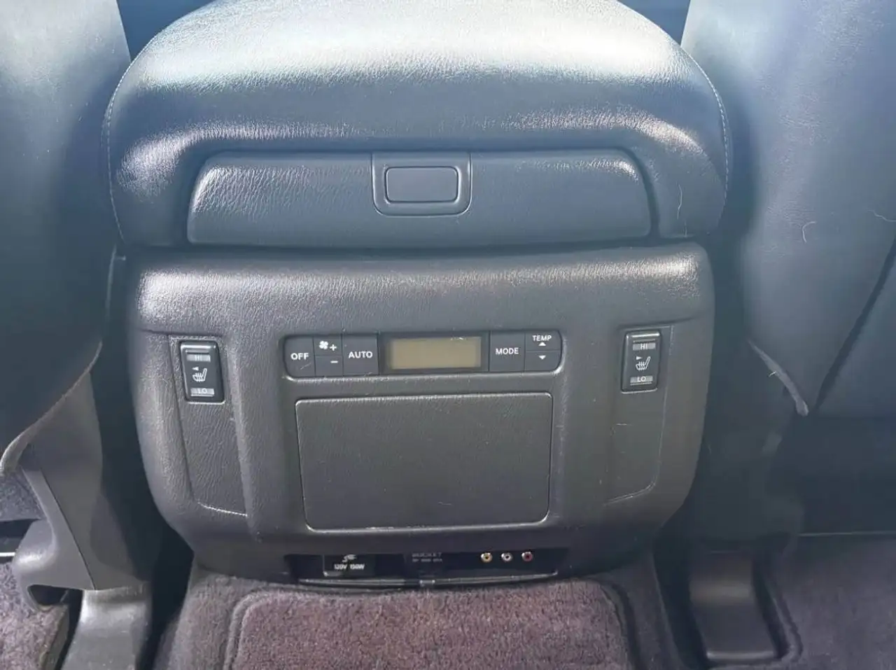Nissan Armada снимка Nissan Armada