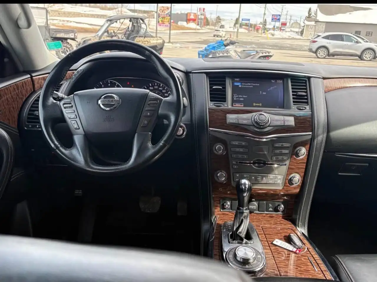 Nissan Armada снимка Nissan Armada