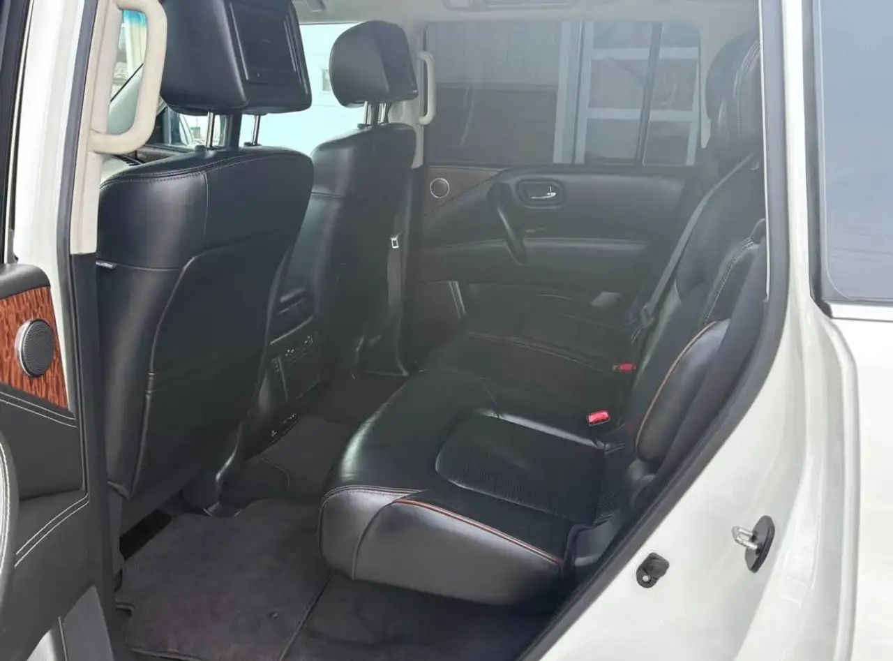 Nissan Armada снимка Nissan Armada