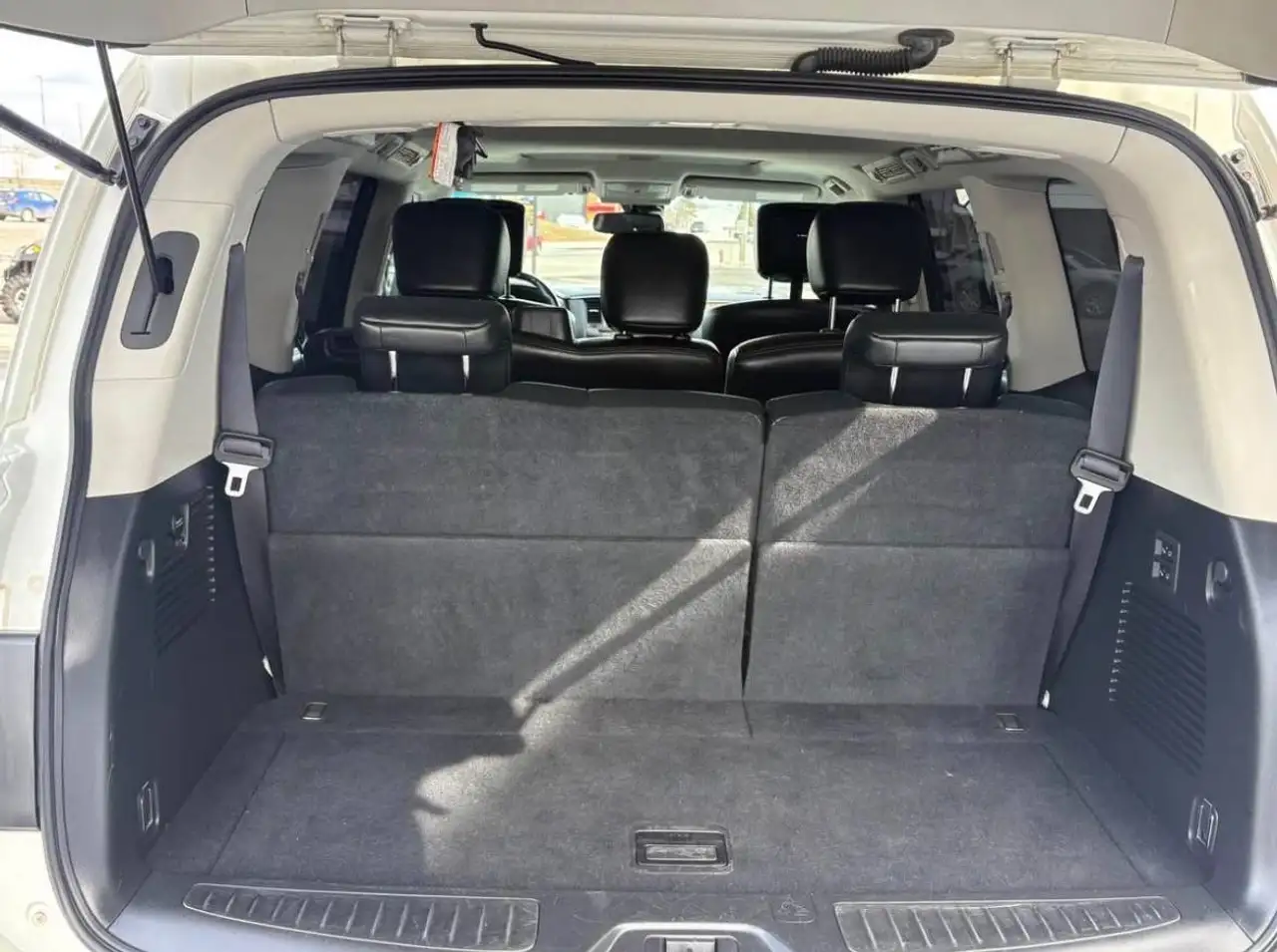 Nissan Armada снимка Nissan Armada