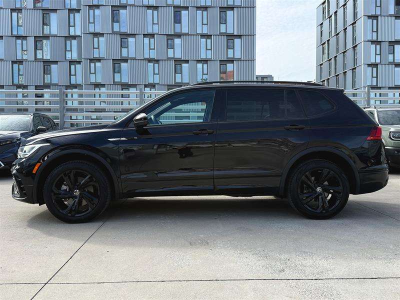 2024 Volkswagen Tiguan Comfortline R-Line Black 2.0T 8sp at w/Tip 4M — снимка 1