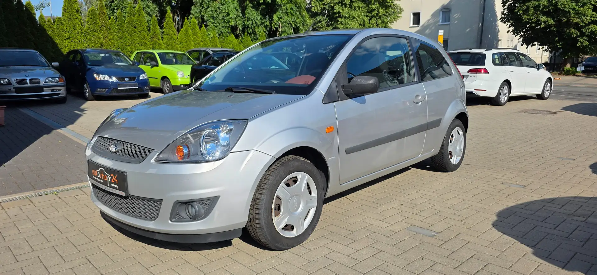 Ford Fiesta Trend*wenig KM*TÜV NEU* Silber - 1