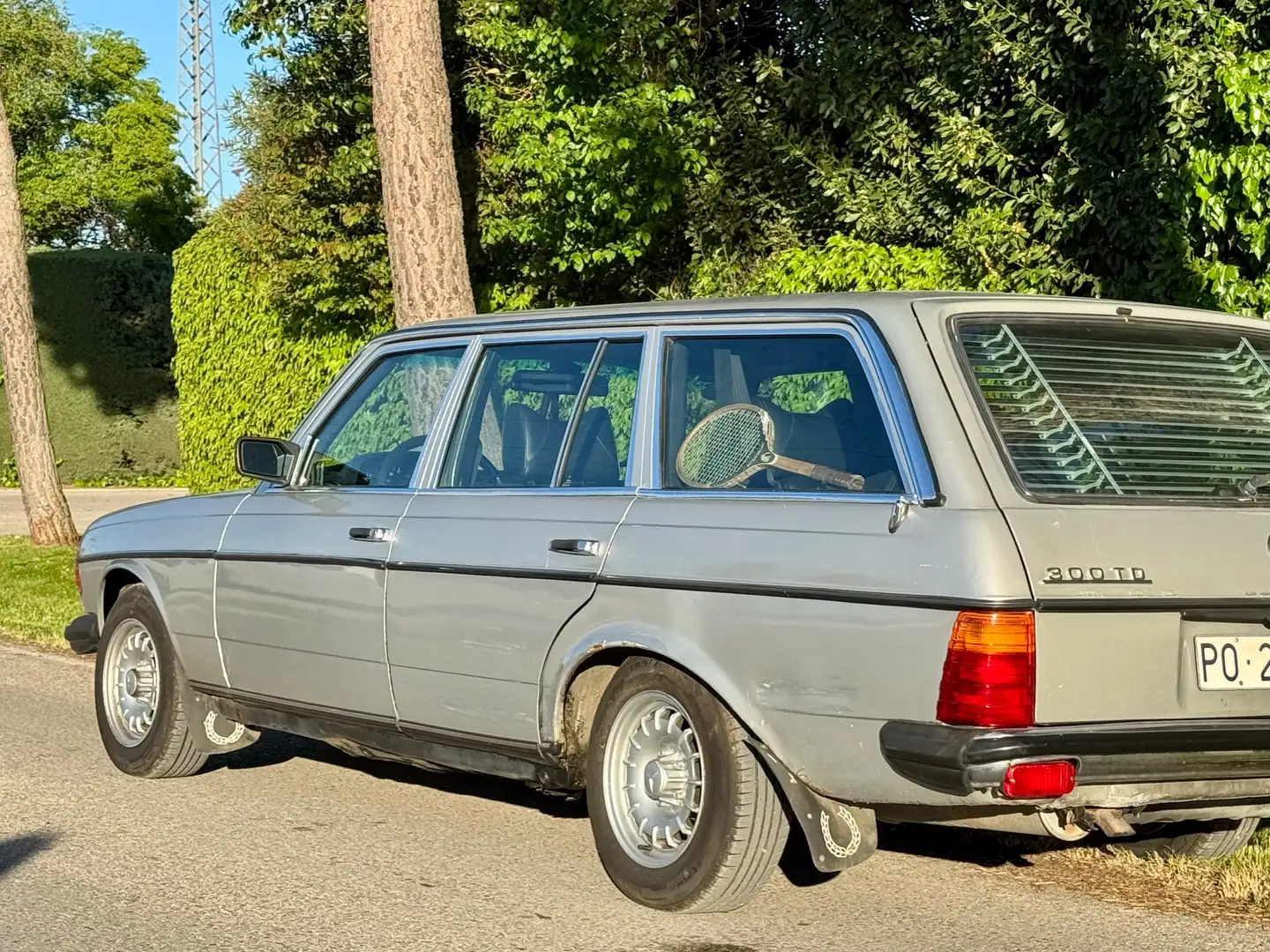 Mercedes-Benz 300 W123 300TD Argent - 2