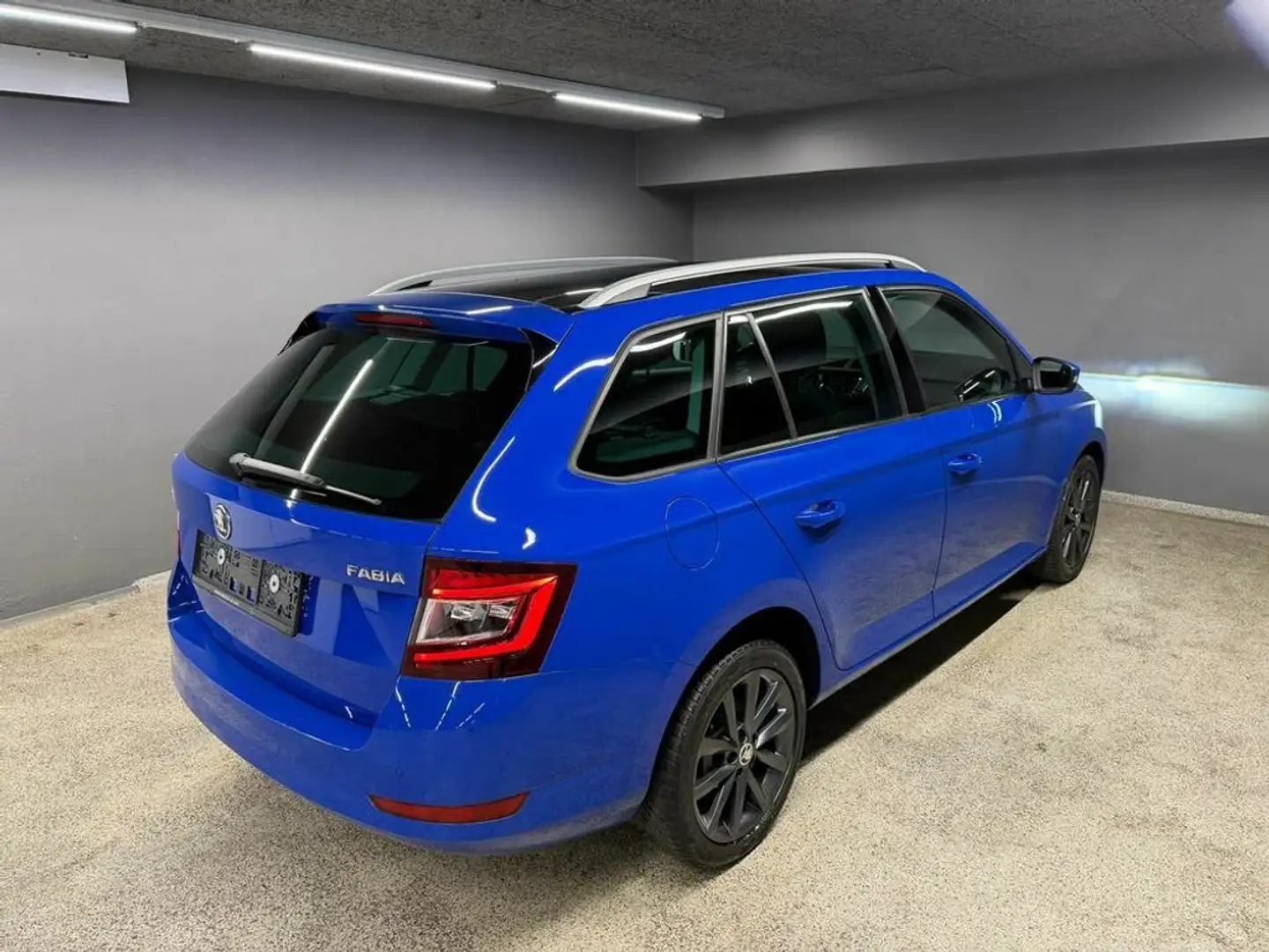Skoda Fabia Ambition Blau - 2
