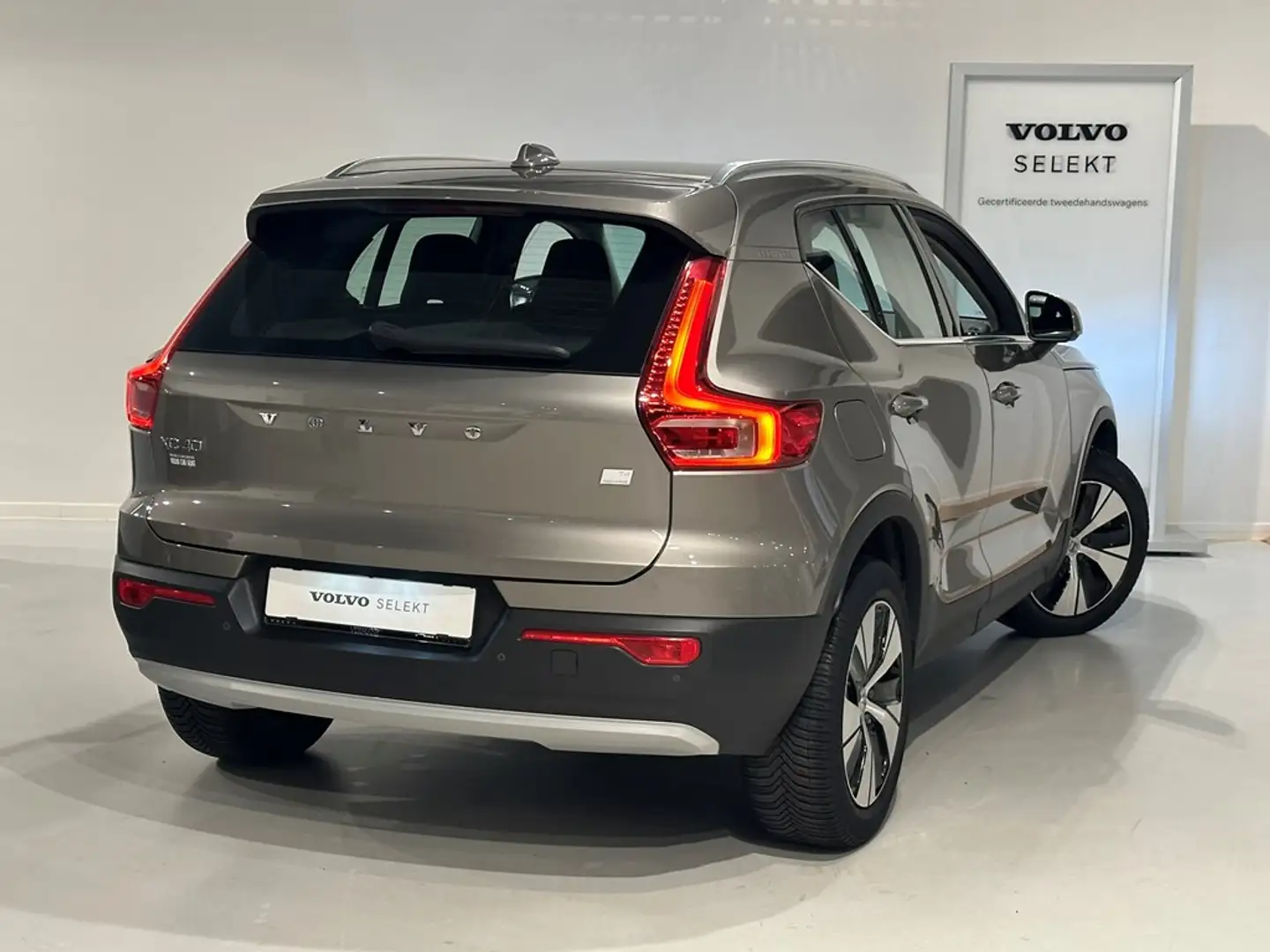 Volvo XC40 T4 Recharge Inscription Expr. Grijs - 2