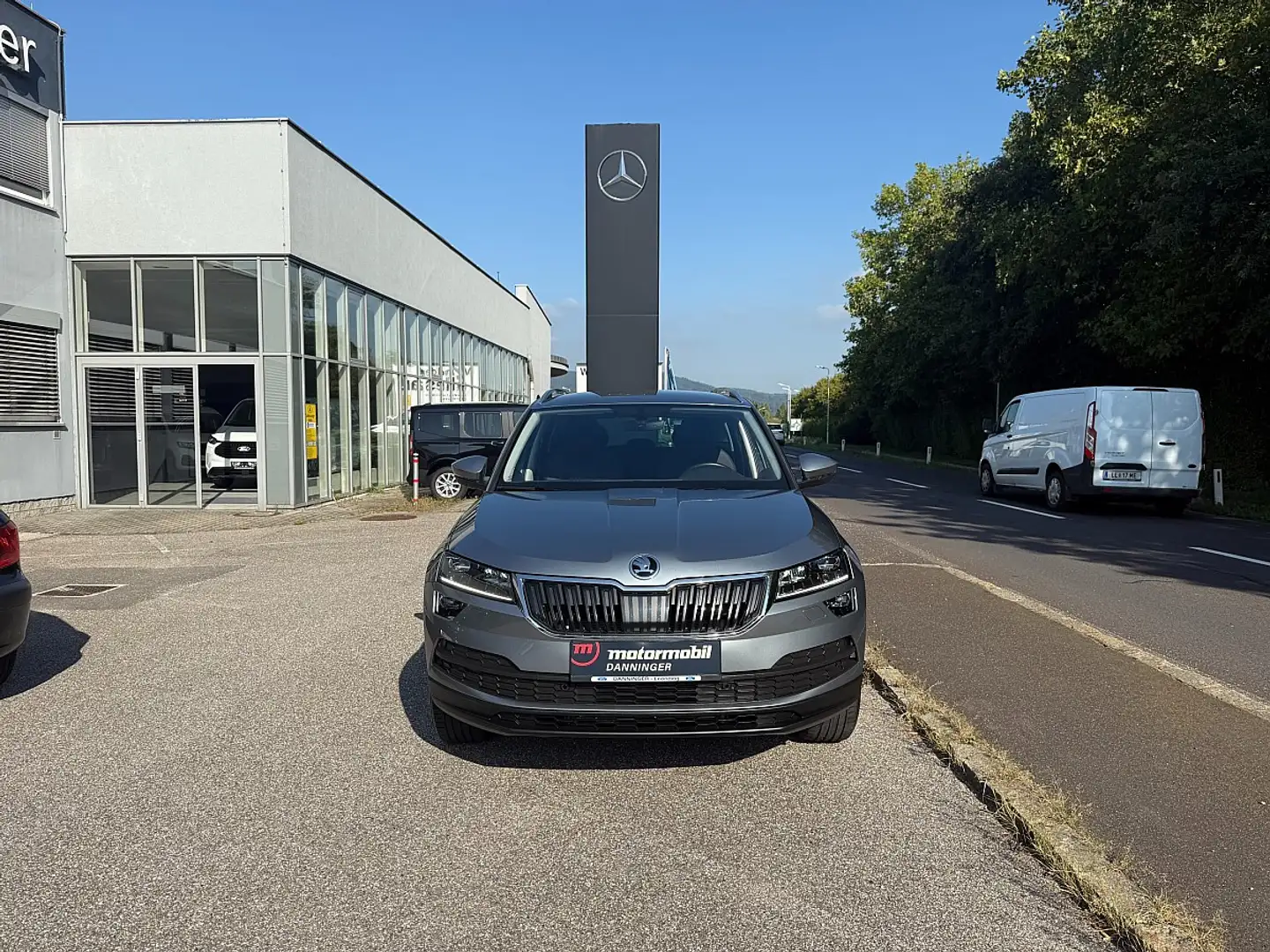 Skoda Karoq 1,0 TSI Style Limited DSG Gris - 1