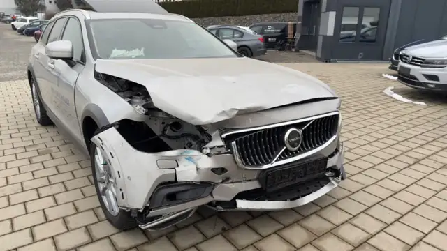 Volvo V90 Cross Country V90. 2.0 Cross Country Plus AWD