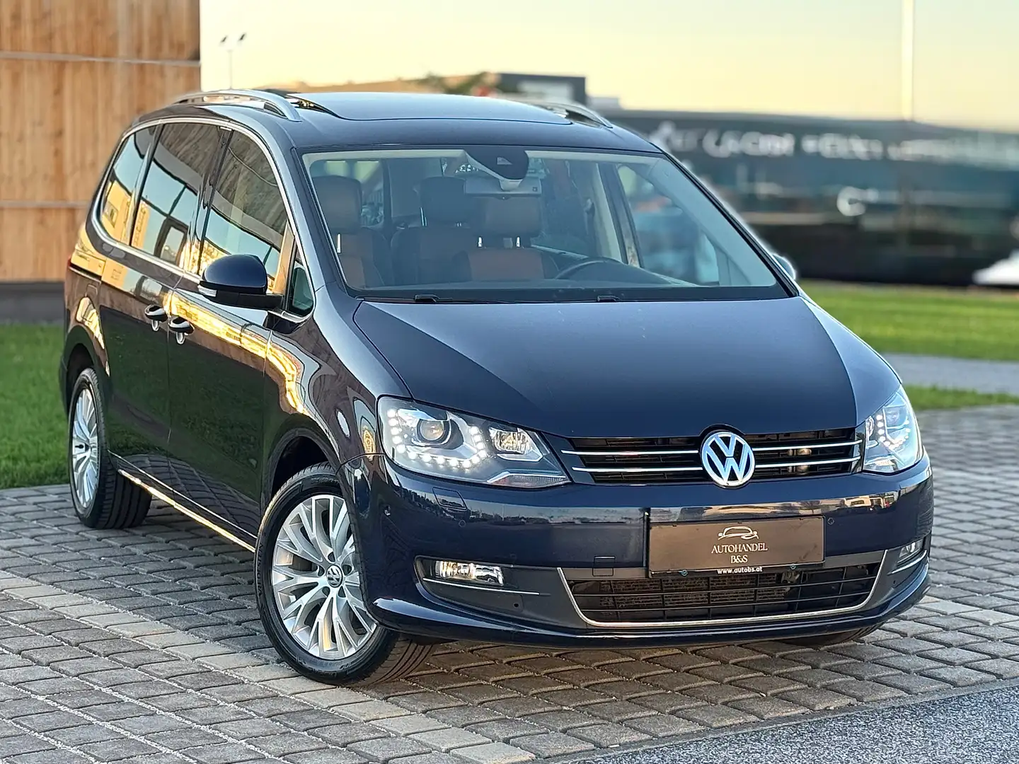 Volkswagen Sharan 2,0 TDI DSG Highline *PANO, ASSISTENTEN, VOLL* Bleu - 1