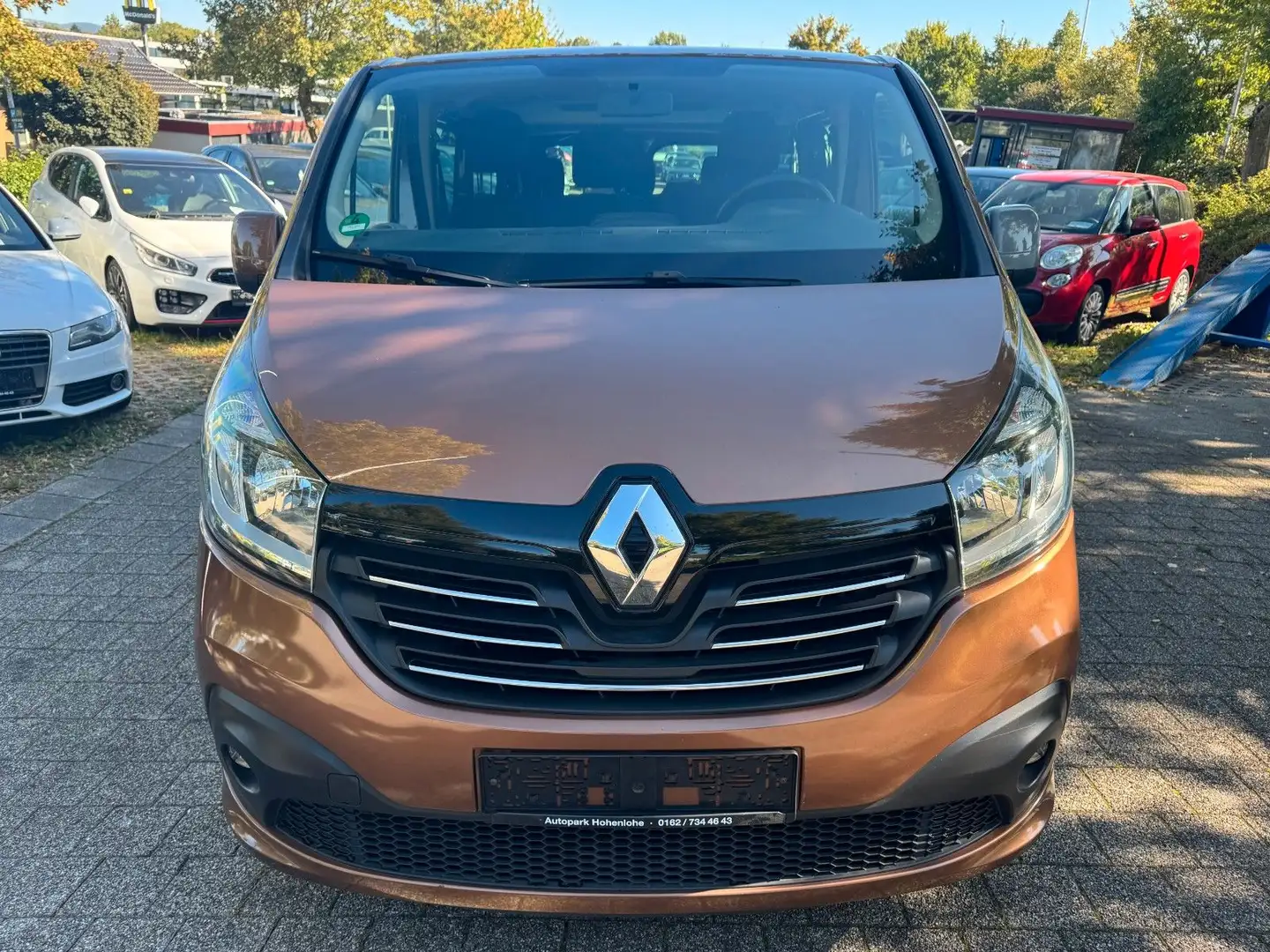 Renault Trafic Combi L2H1 2,9t  Expression 9-Sitzer Braun - 1