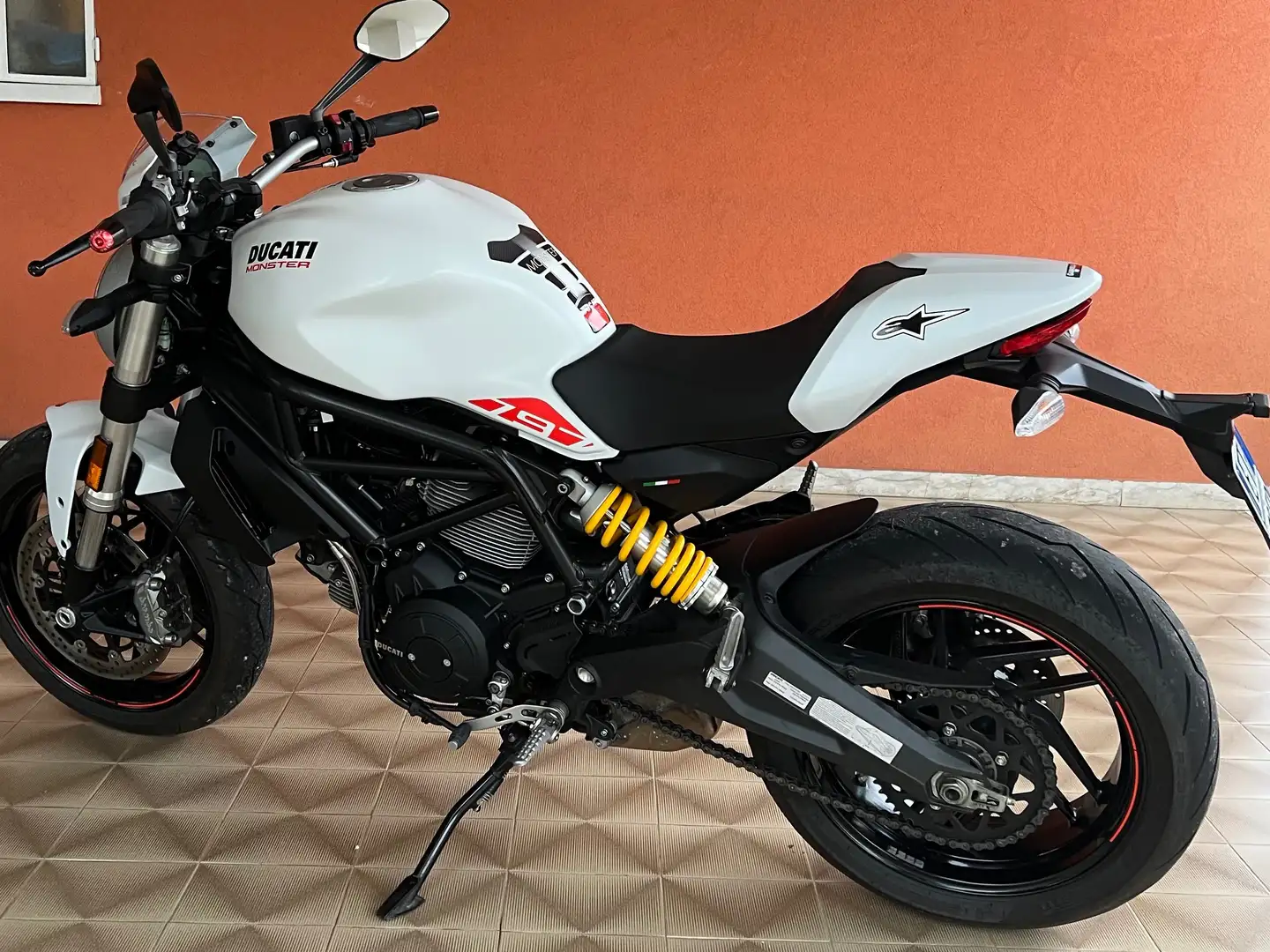 Ducati Monster 797 Plus Rouge - 1