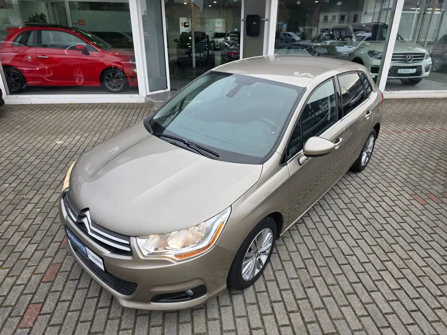 Citroen C4 Lim. Tendance*Automatik*PDC*Sitzheizung* Gelb - 2