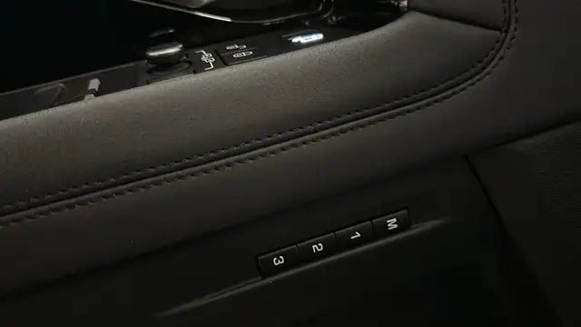 Land Rover Range Rover Evoque view 17