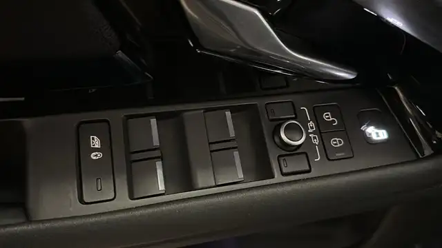 Land Rover Range Rover Evoque view 16