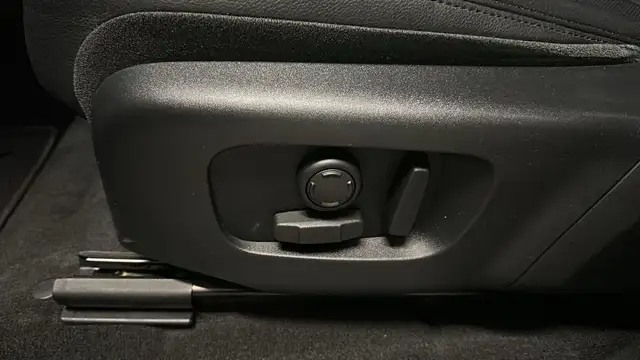 Land Rover Range Rover Evoque view 18