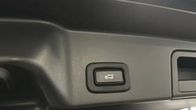 Land Rover Range Rover Evoque view 11
