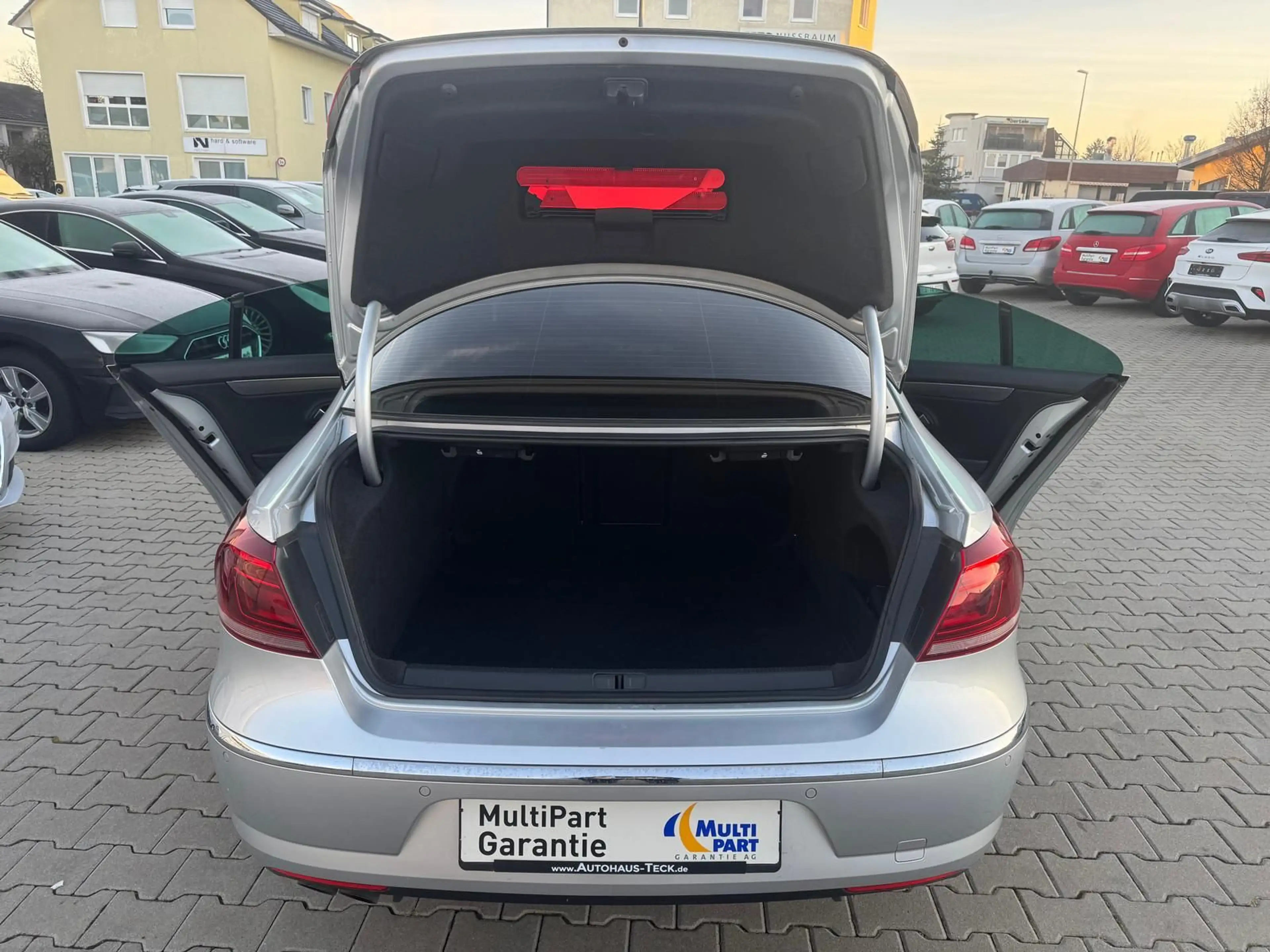 Volkswagen CC 2,0 TDI NEU.ZAHNR/Apple.CarP/MEMORY/18''/BI-X — photo 14