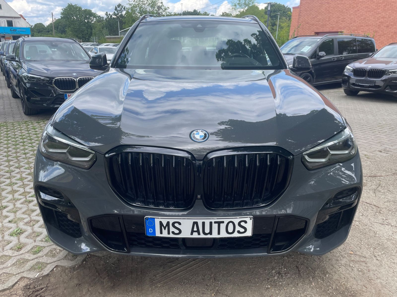 BMW X5 xDrive 45 e M Sport — photo 11