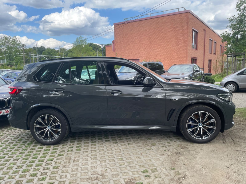 BMW X5 xDrive 45 e M Sport — photo 9