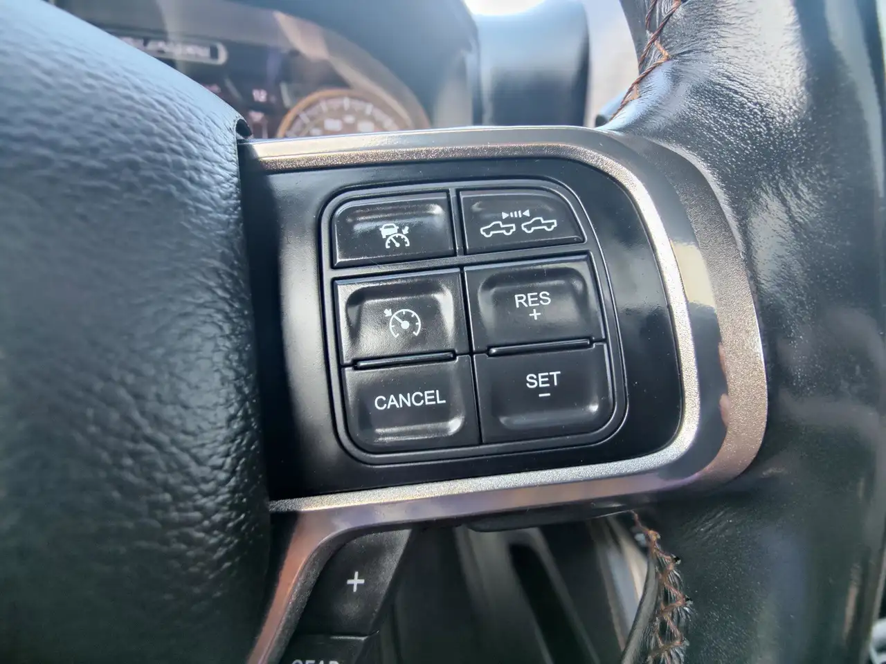 RAM 3500 снимка RAM 3500