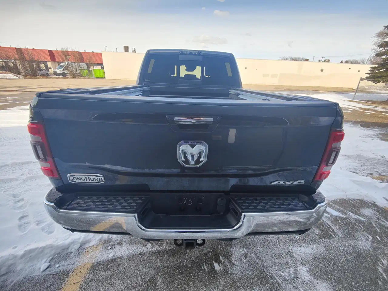 RAM 3500 снимка RAM 3500