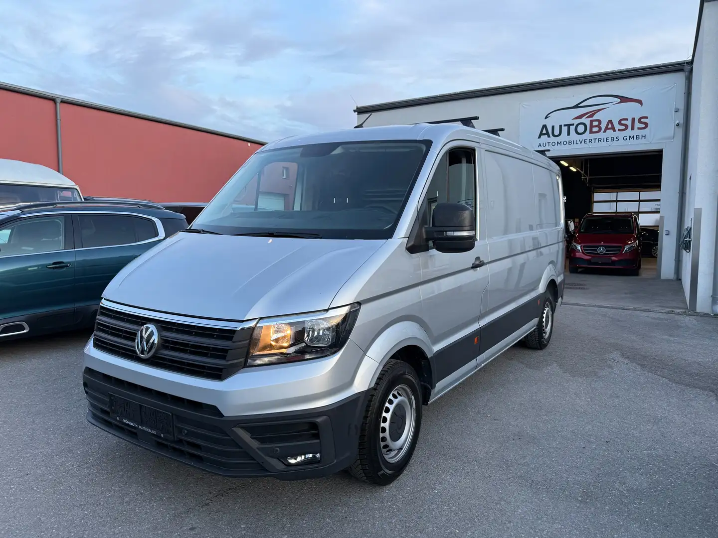 Volkswagen Crafter Kasten 35 mittellang L3H2 Navi/Klima/Massage/PDC Silber - 1