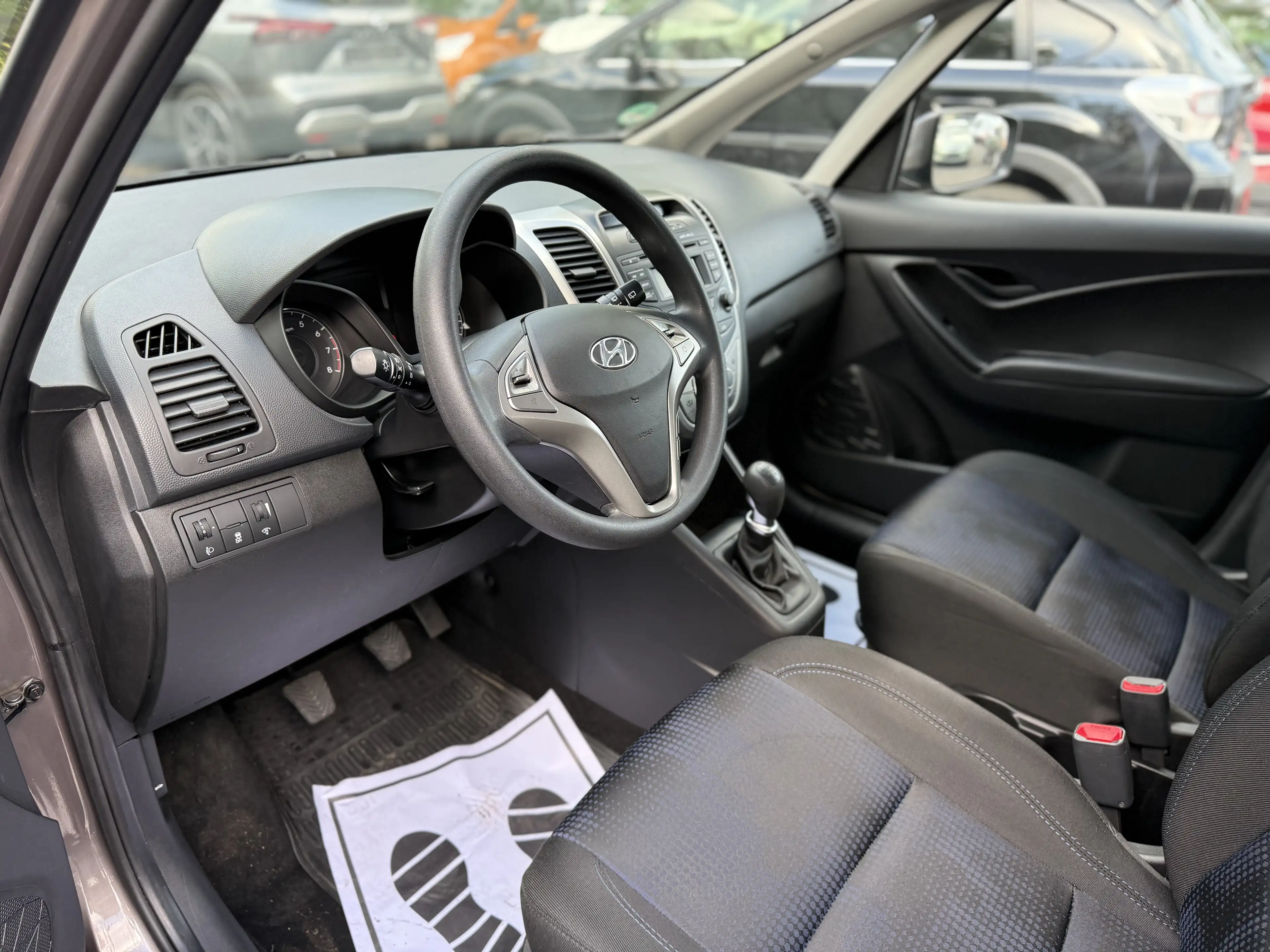 Hyundai iX20 Classic — photo 10