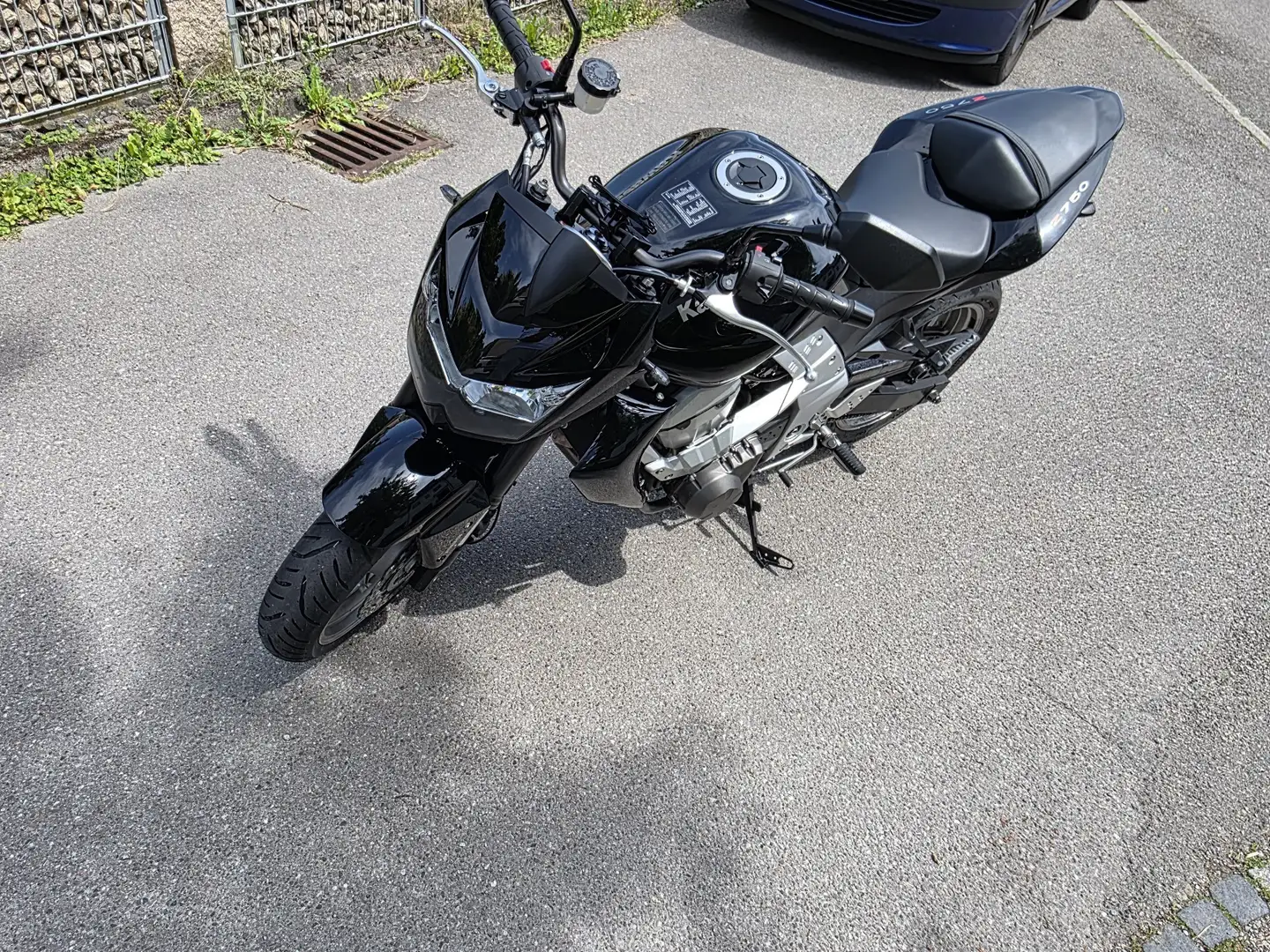 Kawasaki Z 750 ZR750L *TÜV Neu*Wenig Kilometer* Sportauspuff* Schwarz - 2