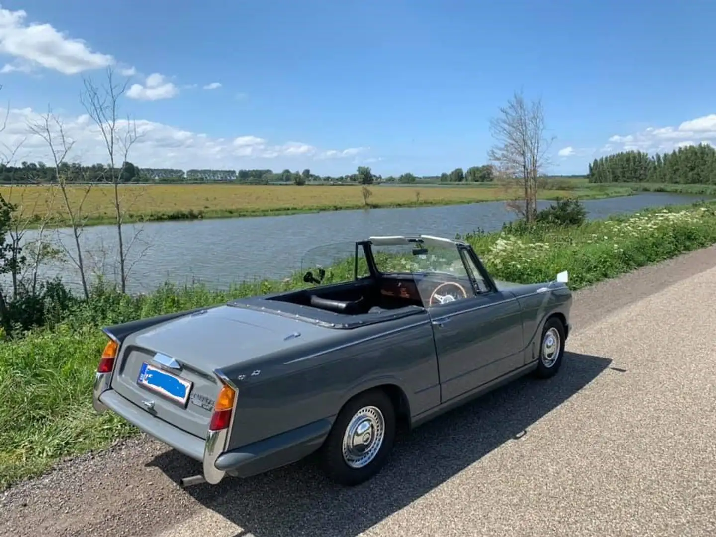 Triumph Herald Gri - 2