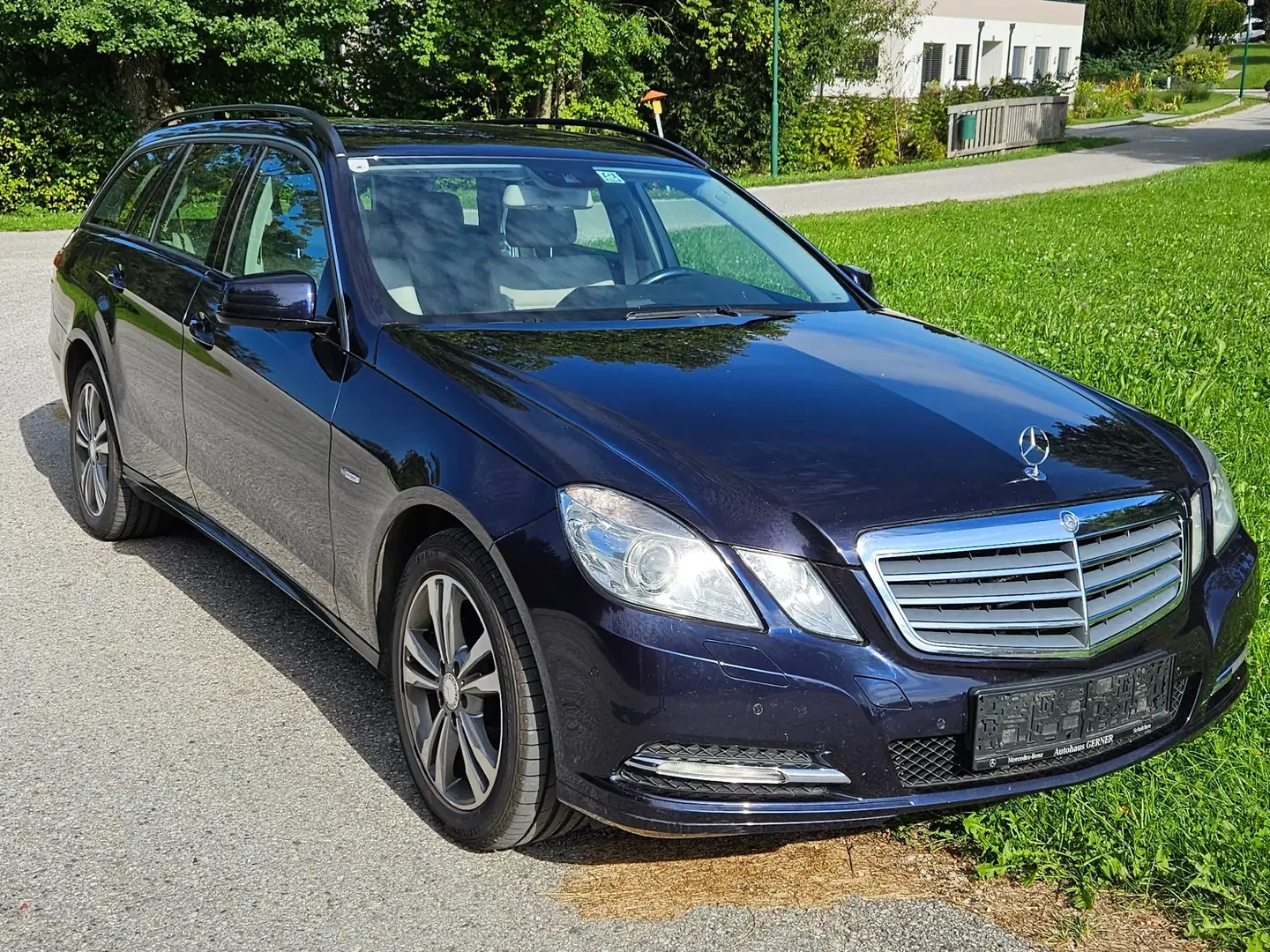 Mercedes-Benz E 220 E 220 T CDI Aut. Blau - 2