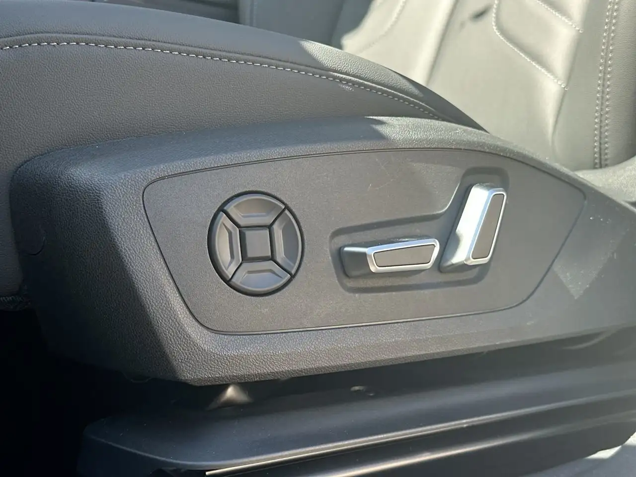 Audi Q3 снимка Audi Q3