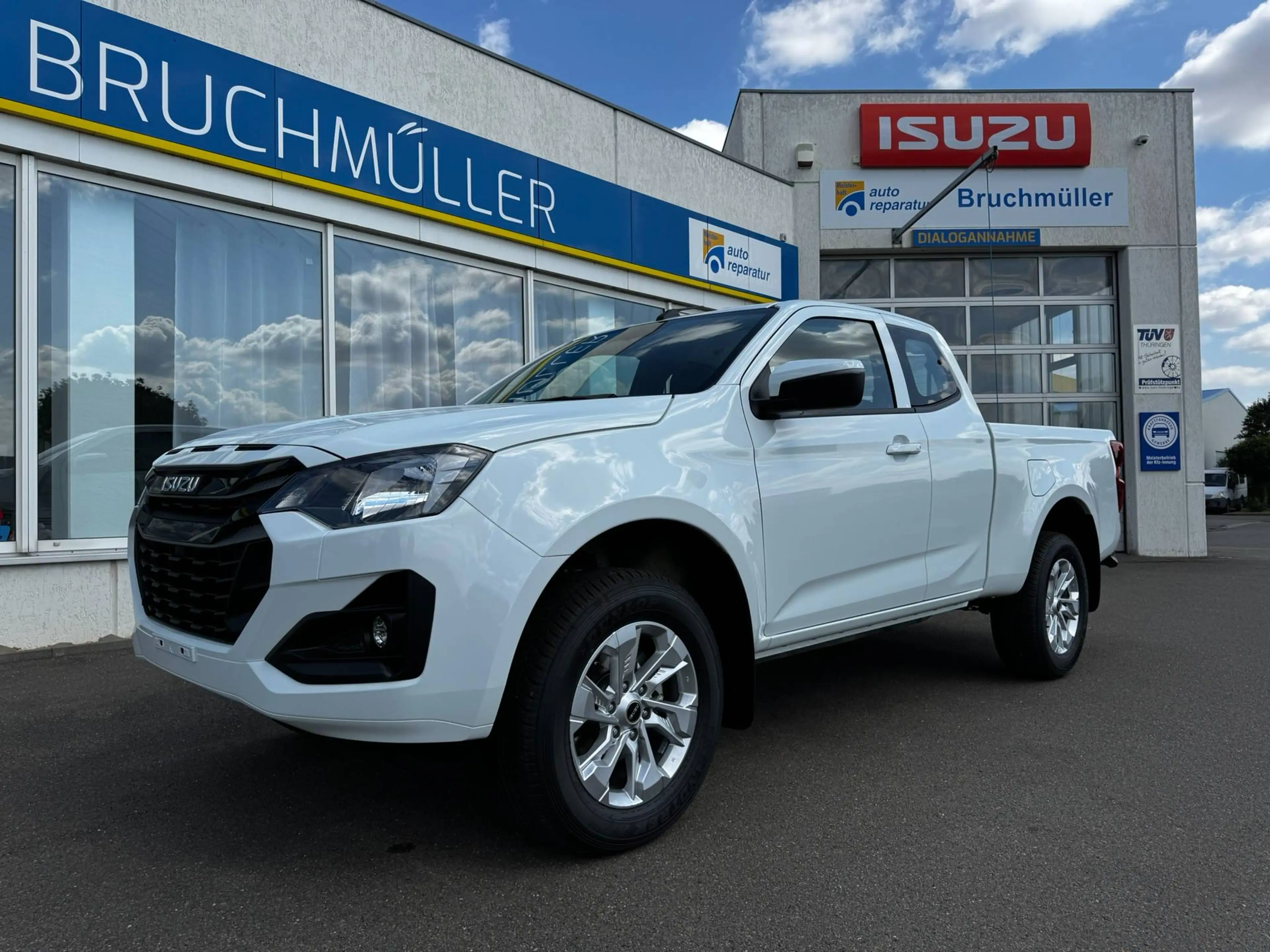 Isuzu D-Max MY26 4X4 AT LS 2,2L Rough Terrain Mode — photo 15