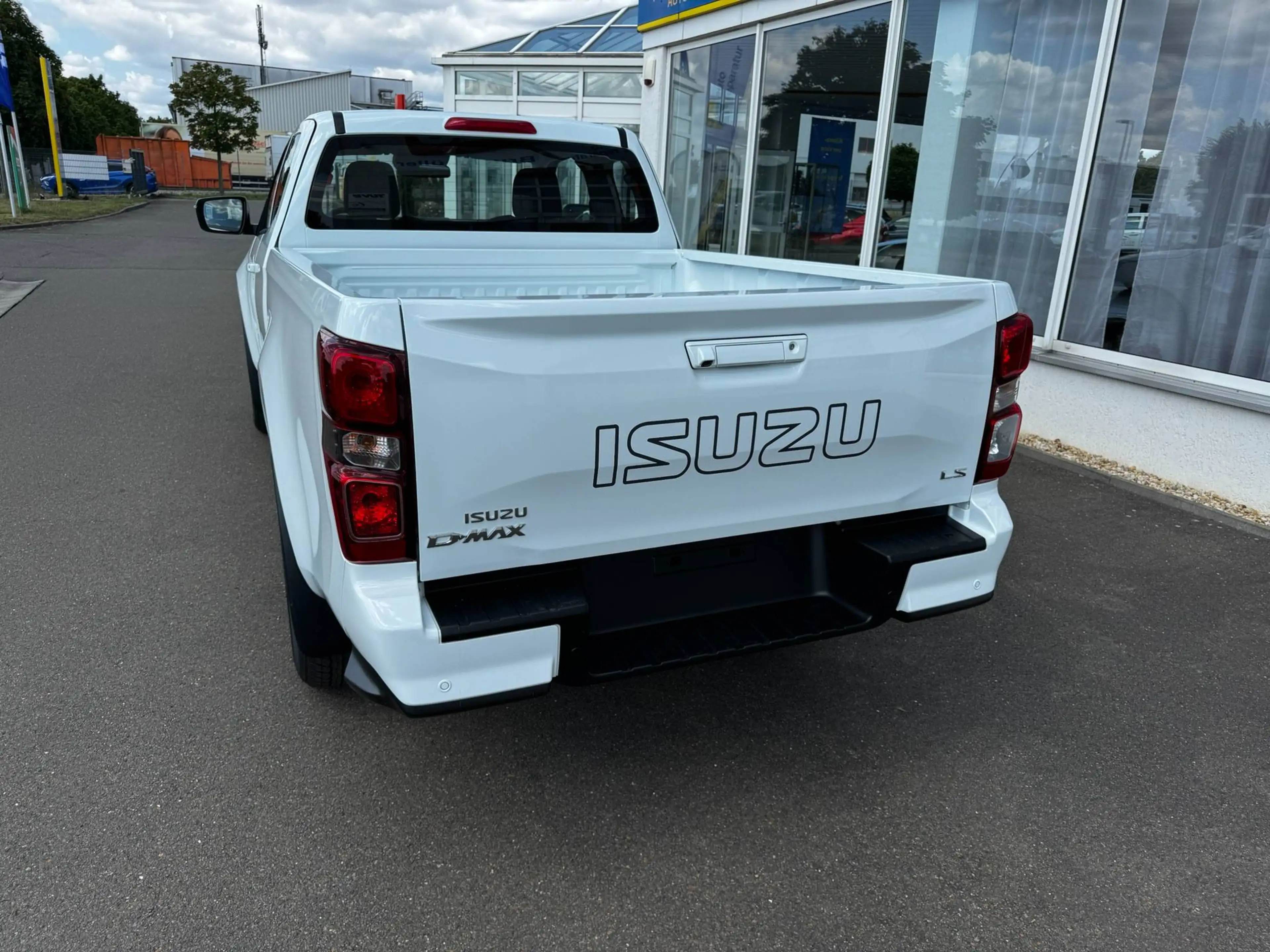 Isuzu D-Max MY26 4X4 AT LS 2,2L Rough Terrain Mode — photo 9