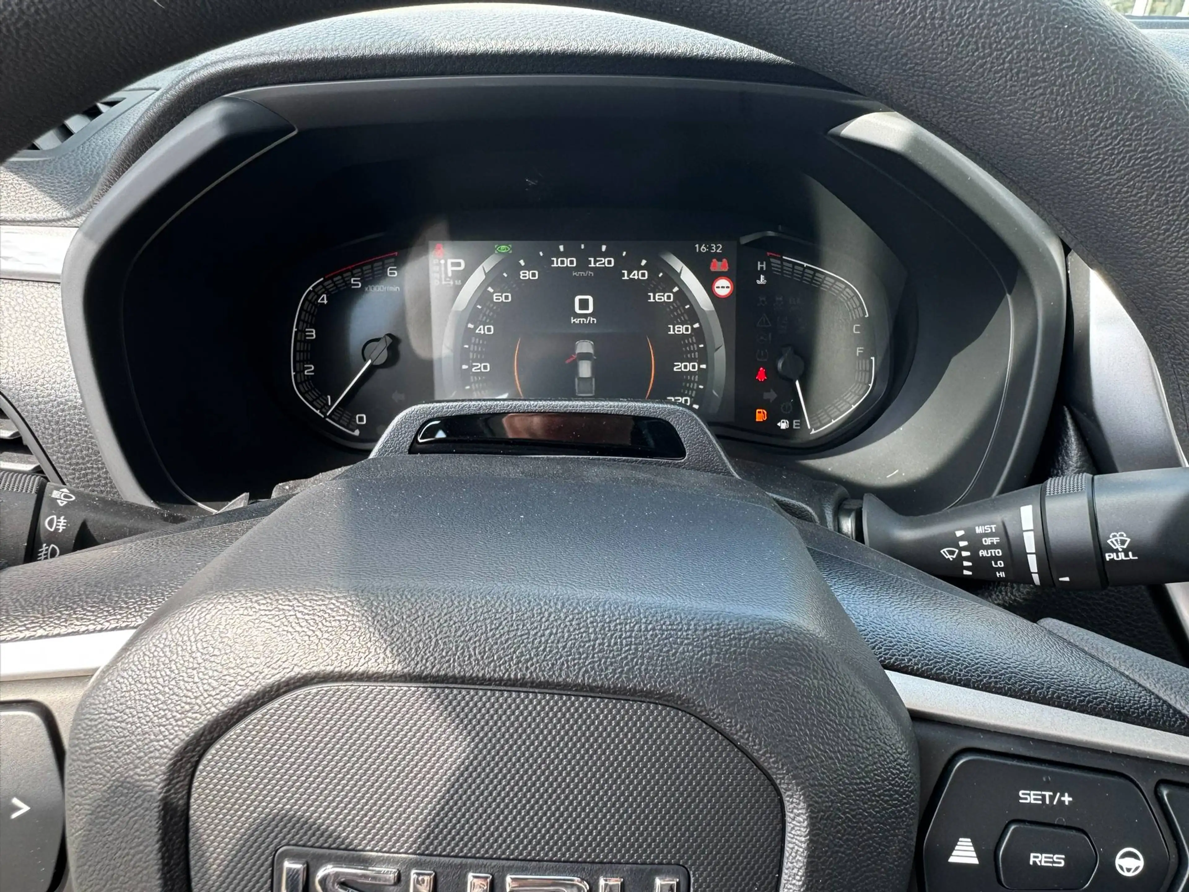 Isuzu D-Max MY26 4X4 AT LS 2,2L Rough Terrain Mode — photo 4