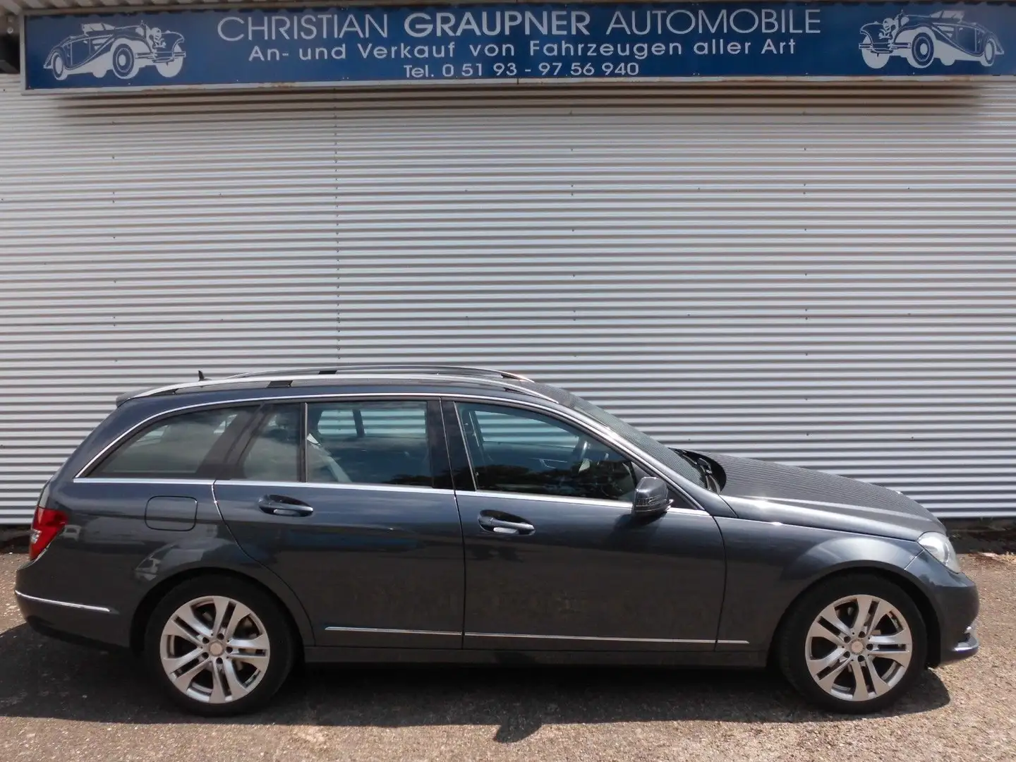 Mercedes-Benz C 200 C -Klasse  C 200 T CGI BlueEfficiency siva - 2