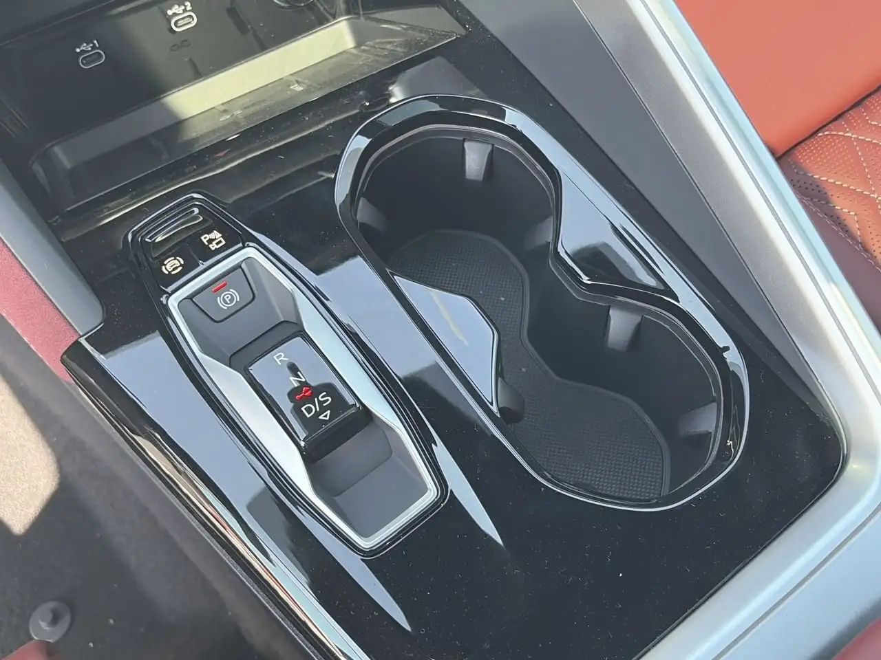 Audi SQ5 снимка Audi SQ5