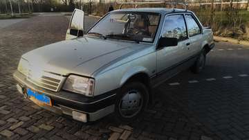 OPEL ASCONA 1.6S AUTOMATIC