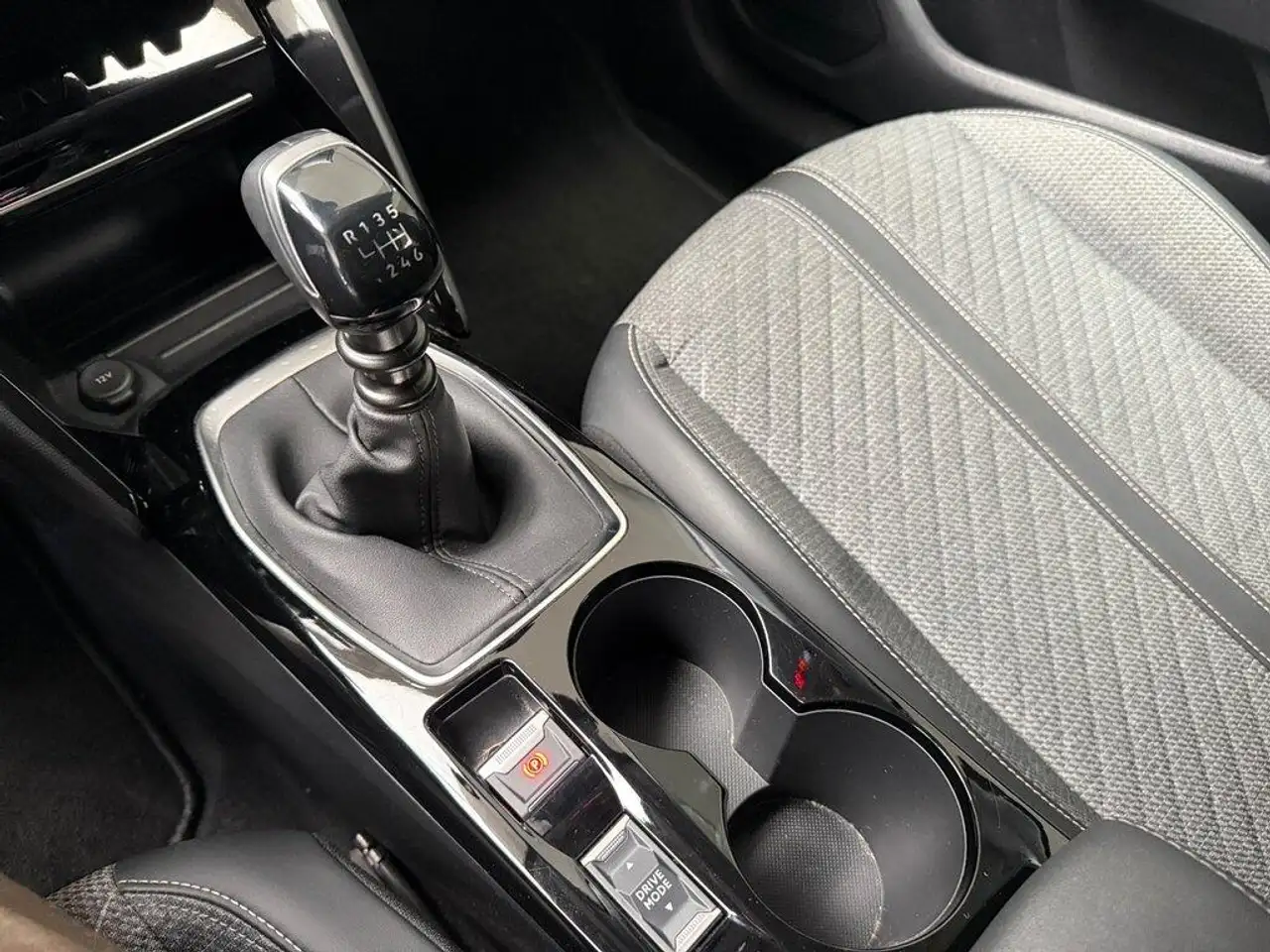 Peugeot 208 1.2 puretech Allure s&s 100cv 18