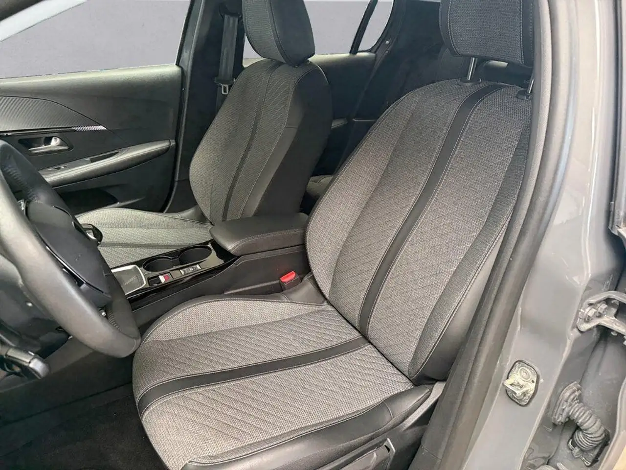 Peugeot 208 1.2 puretech Allure s&s 100cv 10