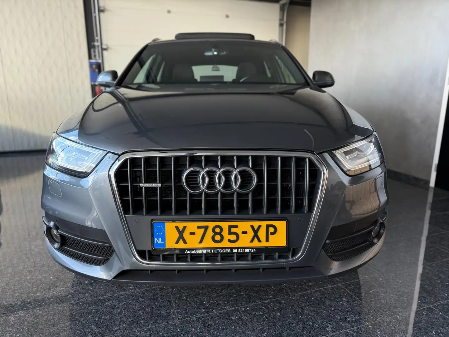 Audi Q3 2.0 TFSI Quattro Pro Line 211PK S-line S-tronic pa Grijs - 2