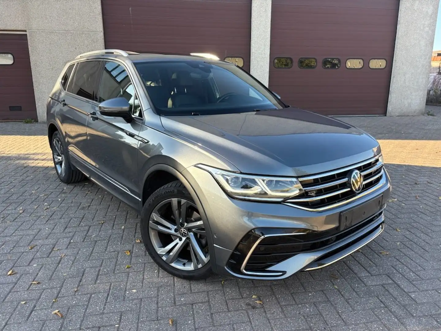 Volkswagen Tiguan Allspace Tiguan Allspace 1.5 TSI R-Line 7pl. DSG Gris - 1
