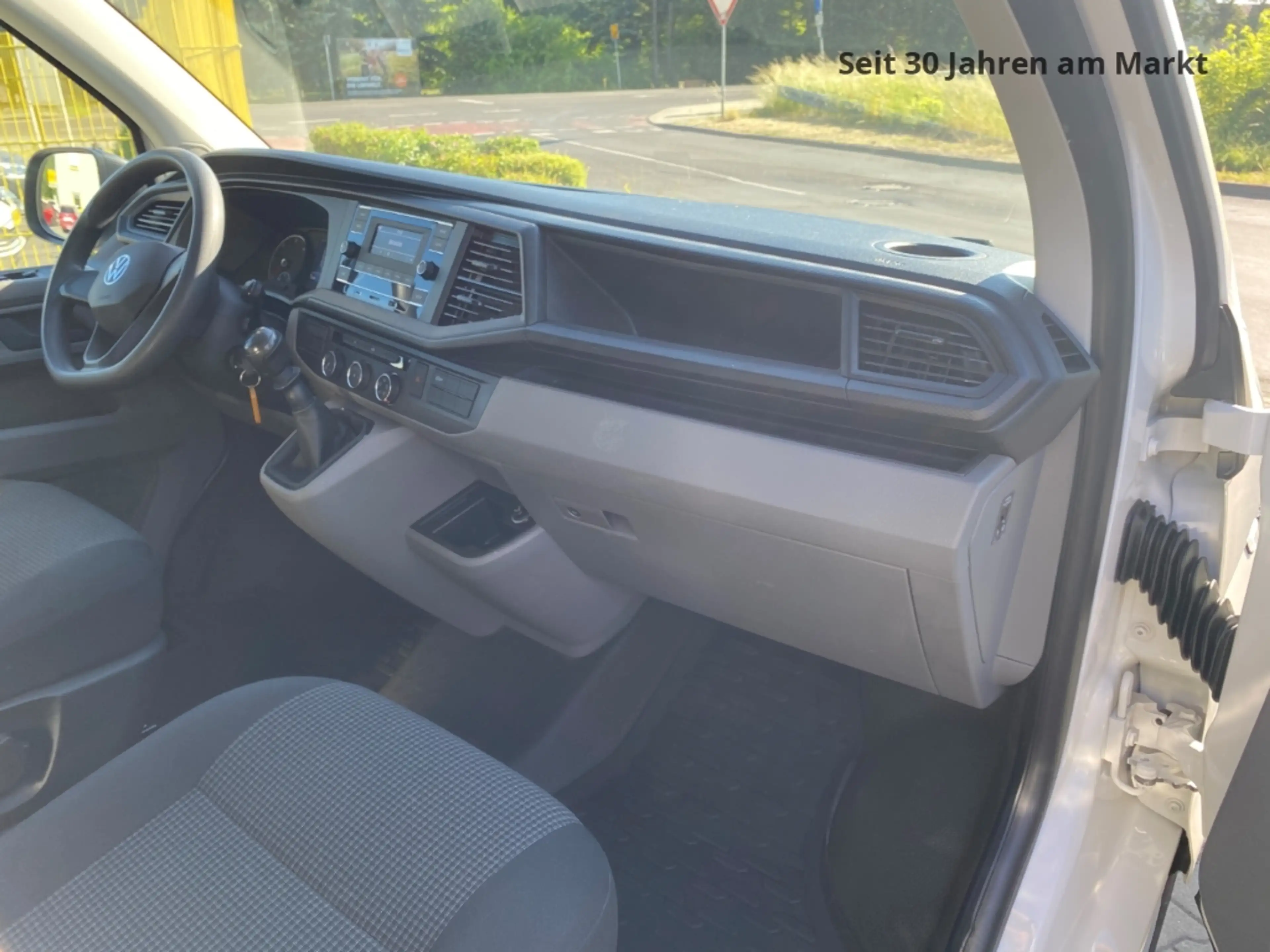 Volkswagen Transporter T6.1 Kasten FWD 2.0 TDI, AHK, Klima, — photo 11